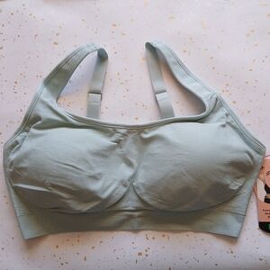 NWT Shapermint Essentials Everyday Comfort Straps Wireless Shaping Bra - Large